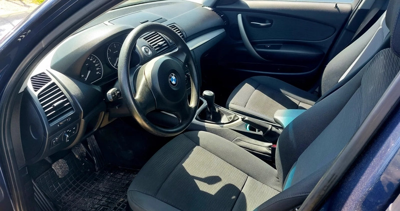 BMW Seria 1 cena 16900 przebieg: 209950, rok produkcji 2010 z Chełmno małe 16